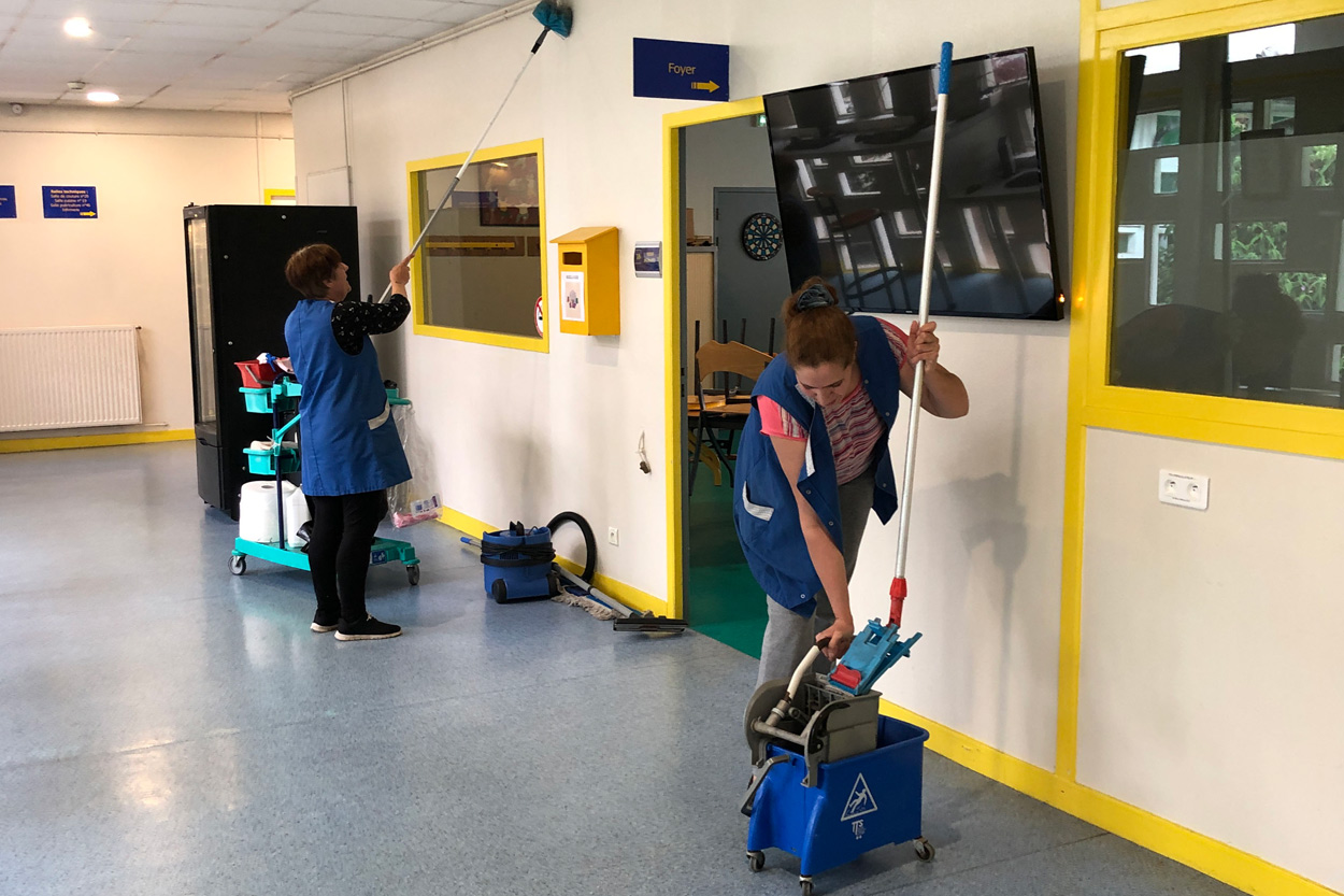 Chemisage canalisation Oloron, Chemisage canalisation Orthez, Chemisage canalisation Pau, Chemisage canalisation Tarbes, Chemisage canalisation Vic en Bigorre, Débouchage canalisation Oloron, Débouchage canalisation Orthez, Débouchage canalisation Pau, Débouchage canalisation Tarbes, Débouchage canalisation Vic en Bigorre, Débouchage WC Oloron, Débouchage WC Orthez, Débouchage WC Pau, Débouchage WC Tarbes, Débouchage WC Vic en Bigorre, Dégraissage hôtes Oloron, Dégraissage hôtes Orthez, Dégraissage hôtes Pau, Dégraissage hôtes Tarbes, Dégraissage hôtes Vic en Bigorre, Désinfection Oloron, Désinfection Orthez, Désinfection Pau, Désinfection Tarbes, Désinfection Vic en Bigorre, Espaces verts Oloron, Espaces verts Orthez, Espaces verts Pau, Espaces verts Tarbes, Espaces verts Vic en Bigorre, Inspection vidéo pour canalisation Oloron, Inspection vidéo pour canalisation Orthez, Inspection vidéo pour canalisation Pau, Inspection vidéo pour canalisation Tarbes, Inspection vidéo pour canalisation Vic en Bigorre, Nettoyage bureaux Oloron, Nettoyage bureaux Orthez, Nettoyage bureaux Pau, Nettoyage bureaux Tarbes, Nettoyage bureaux Vic en Bigorre, Nettoyage immeubles Oloron, Nettoyage immeubles Orthez, Nettoyage immeubles Pau, Nettoyage immeubles Tarbes, Nettoyage immeubles Vic en Bigorre, Nettoyage industriel Oloron, Nettoyage industriel Orthez, Nettoyage industriel Pau, Nettoyage industriel Tarbes, Nettoyage industriel Vic en Bigorre, Remise état après travaux Oloron, Remise état après travaux Orthez, Remise état après travaux Pau, Remise état après travaux Tarbes, Remise état après travaux Vic en Bigorre, Vidange bac à graisse Oloron, Vidange bac à graisse Orthez, Vidange bac à graisse Pau, Vidange bac à graisse Tarbes, Vidange bac à graisse Vic en Bigorre, Vidange fosse septique Oloron, Vidange fosse septique Orthez, Vidange fosse septique Pau, Vidange fosse septique Tarbes, Vidange fosse septique Vic en Bigorre