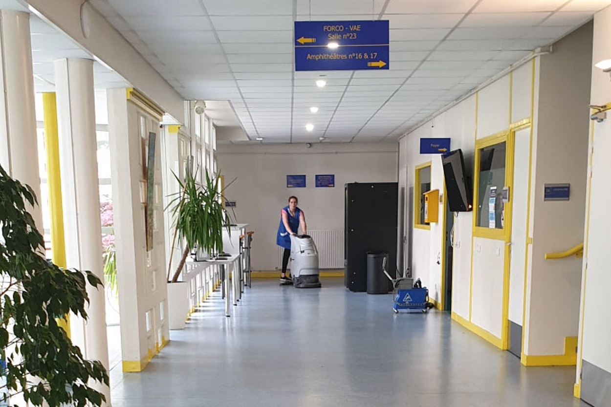 Chemisage canalisation Oloron, Chemisage canalisation Orthez, Chemisage canalisation Pau, Chemisage canalisation Tarbes, Chemisage canalisation Vic en Bigorre, Débouchage canalisation Oloron, Débouchage canalisation Orthez, Débouchage canalisation Pau, Débouchage canalisation Tarbes, Débouchage canalisation Vic en Bigorre, Débouchage WC Oloron, Débouchage WC Orthez, Débouchage WC Pau, Débouchage WC Tarbes, Débouchage WC Vic en Bigorre, Dégraissage hôtes Oloron, Dégraissage hôtes Orthez, Dégraissage hôtes Pau, Dégraissage hôtes Tarbes, Dégraissage hôtes Vic en Bigorre, Désinfection Oloron, Désinfection Orthez, Désinfection Pau, Désinfection Tarbes, Désinfection Vic en Bigorre, Espaces verts Oloron, Espaces verts Orthez, Espaces verts Pau, Espaces verts Tarbes, Espaces verts Vic en Bigorre, Inspection vidéo pour canalisation Oloron, Inspection vidéo pour canalisation Orthez, Inspection vidéo pour canalisation Pau, Inspection vidéo pour canalisation Tarbes, Inspection vidéo pour canalisation Vic en Bigorre, Nettoyage bureaux Oloron, Nettoyage bureaux Orthez, Nettoyage bureaux Pau, Nettoyage bureaux Tarbes, Nettoyage bureaux Vic en Bigorre, Nettoyage immeubles Oloron, Nettoyage immeubles Orthez, Nettoyage immeubles Pau, Nettoyage immeubles Tarbes, Nettoyage immeubles Vic en Bigorre, Nettoyage industriel Oloron, Nettoyage industriel Orthez, Nettoyage industriel Pau, Nettoyage industriel Tarbes, Nettoyage industriel Vic en Bigorre, Remise état après travaux Oloron, Remise état après travaux Orthez, Remise état après travaux Pau, Remise état après travaux Tarbes, Remise état après travaux Vic en Bigorre, Vidange bac à graisse Oloron, Vidange bac à graisse Orthez, Vidange bac à graisse Pau, Vidange bac à graisse Tarbes, Vidange bac à graisse Vic en Bigorre, Vidange fosse septique Oloron, Vidange fosse septique Orthez, Vidange fosse septique Pau, Vidange fosse septique Tarbes, Vidange fosse septique Vic en Bigorre