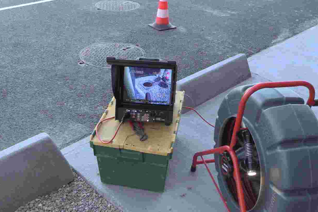 Chemisage canalisation Oloron, Chemisage canalisation Orthez, Chemisage canalisation Pau, Chemisage canalisation Tarbes, Chemisage canalisation Vic en Bigorre, Débouchage canalisation Oloron, Débouchage canalisation Orthez, Débouchage canalisation Pau, Débouchage canalisation Tarbes, Débouchage canalisation Vic en Bigorre, Débouchage WC Oloron, Débouchage WC Orthez, Débouchage WC Pau, Débouchage WC Tarbes, Débouchage WC Vic en Bigorre, Dégraissage hôtes Oloron, Dégraissage hôtes Orthez, Dégraissage hôtes Pau, Dégraissage hôtes Tarbes, Dégraissage hôtes Vic en Bigorre, Désinfection Oloron, Désinfection Orthez, Désinfection Pau, Désinfection Tarbes, Désinfection Vic en Bigorre, Espaces verts Oloron, Espaces verts Orthez, Espaces verts Pau, Espaces verts Tarbes, Espaces verts Vic en Bigorre, Inspection vidéo pour canalisation Oloron, Inspection vidéo pour canalisation Orthez, Inspection vidéo pour canalisation Pau, Inspection vidéo pour canalisation Tarbes, Inspection vidéo pour canalisation Vic en Bigorre, Nettoyage bureaux Oloron, Nettoyage bureaux Orthez, Nettoyage bureaux Pau, Nettoyage bureaux Tarbes, Nettoyage bureaux Vic en Bigorre, Nettoyage immeubles Oloron, Nettoyage immeubles Orthez, Nettoyage immeubles Pau, Nettoyage immeubles Tarbes, Nettoyage immeubles Vic en Bigorre, Nettoyage industriel Oloron, Nettoyage industriel Orthez, Nettoyage industriel Pau, Nettoyage industriel Tarbes, Nettoyage industriel Vic en Bigorre, Remise état après travaux Oloron, Remise état après travaux Orthez, Remise état après travaux Pau, Remise état après travaux Tarbes, Remise état après travaux Vic en Bigorre, Vidange bac à graisse Oloron, Vidange bac à graisse Orthez, Vidange bac à graisse Pau, Vidange bac à graisse Tarbes, Vidange bac à graisse Vic en Bigorre, Vidange fosse septique Oloron, Vidange fosse septique Orthez, Vidange fosse septique Pau, Vidange fosse septique Tarbes, Vidange fosse septique Vic en Bigorre