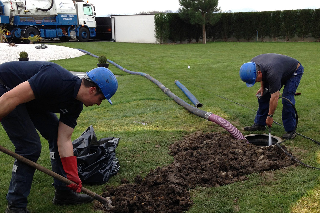 Chemisage canalisation Oloron, Chemisage canalisation Orthez, Chemisage canalisation Pau, Chemisage canalisation Tarbes, Chemisage canalisation Vic en Bigorre, Débouchage canalisation Oloron, Débouchage canalisation Orthez, Débouchage canalisation Pau, Débouchage canalisation Tarbes, Débouchage canalisation Vic en Bigorre, Débouchage WC Oloron, Débouchage WC Orthez, Débouchage WC Pau, Débouchage WC Tarbes, Débouchage WC Vic en Bigorre, Dégraissage hôtes Oloron, Dégraissage hôtes Orthez, Dégraissage hôtes Pau, Dégraissage hôtes Tarbes, Dégraissage hôtes Vic en Bigorre, Désinfection Oloron, Désinfection Orthez, Désinfection Pau, Désinfection Tarbes, Désinfection Vic en Bigorre, Espaces verts Oloron, Espaces verts Orthez, Espaces verts Pau, Espaces verts Tarbes, Espaces verts Vic en Bigorre, Inspection vidéo pour canalisation Oloron, Inspection vidéo pour canalisation Orthez, Inspection vidéo pour canalisation Pau, Inspection vidéo pour canalisation Tarbes, Inspection vidéo pour canalisation Vic en Bigorre, Nettoyage bureaux Oloron, Nettoyage bureaux Orthez, Nettoyage bureaux Pau, Nettoyage bureaux Tarbes, Nettoyage bureaux Vic en Bigorre, Nettoyage immeubles Oloron, Nettoyage immeubles Orthez, Nettoyage immeubles Pau, Nettoyage immeubles Tarbes, Nettoyage immeubles Vic en Bigorre, Nettoyage industriel Oloron, Nettoyage industriel Orthez, Nettoyage industriel Pau, Nettoyage industriel Tarbes, Nettoyage industriel Vic en Bigorre, Remise état après travaux Oloron, Remise état après travaux Orthez, Remise état après travaux Pau, Remise état après travaux Tarbes, Remise état après travaux Vic en Bigorre, Vidange bac à graisse Oloron, Vidange bac à graisse Orthez, Vidange bac à graisse Pau, Vidange bac à graisse Tarbes, Vidange bac à graisse Vic en Bigorre, Vidange fosse septique Oloron, Vidange fosse septique Orthez, Vidange fosse septique Pau, Vidange fosse septique Tarbes, Vidange fosse septique Vic en Bigorre